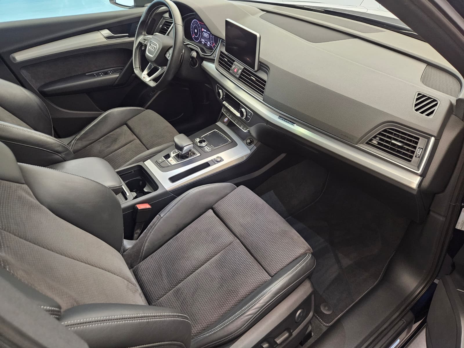 AUDI SQ5 - Image 12