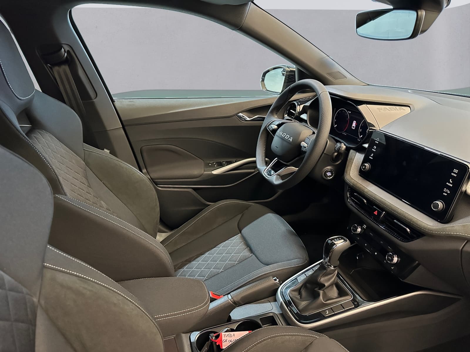 SKODA FABIA - Image 11