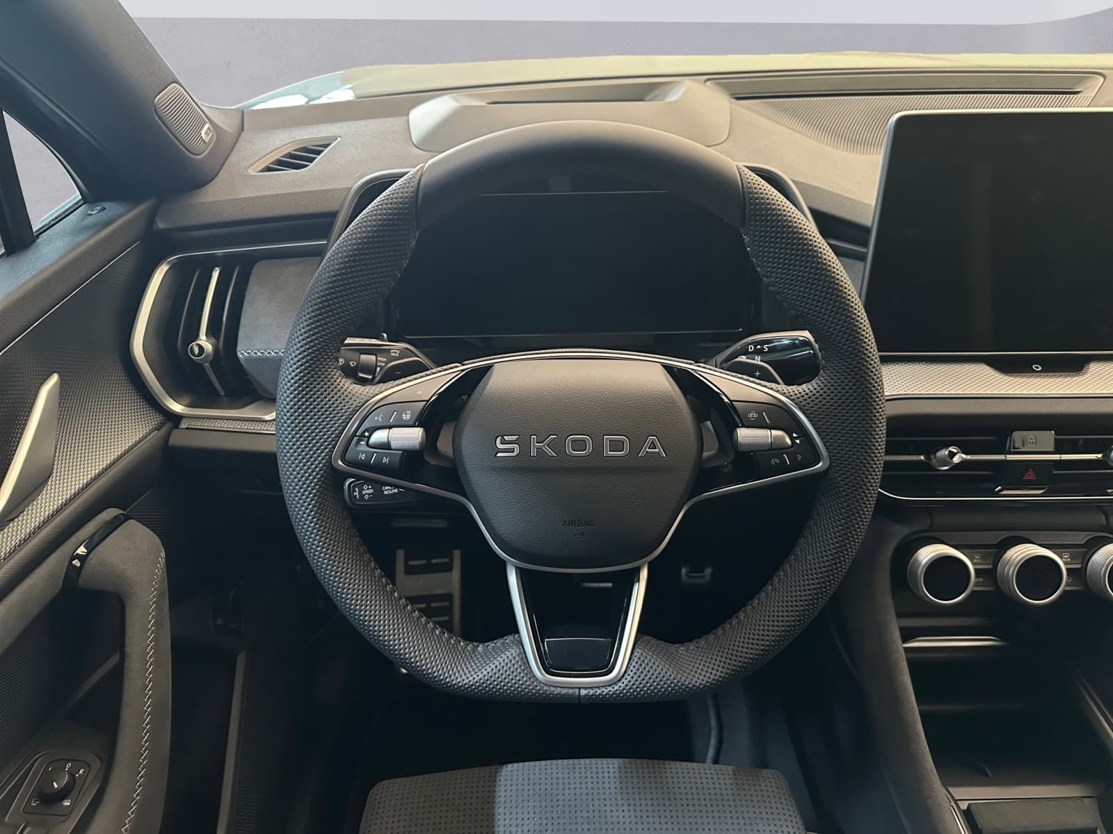SKODA KODIAQ - Image 11