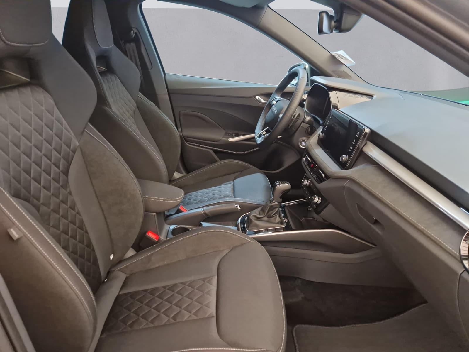 SKODA FABIA - Image 13