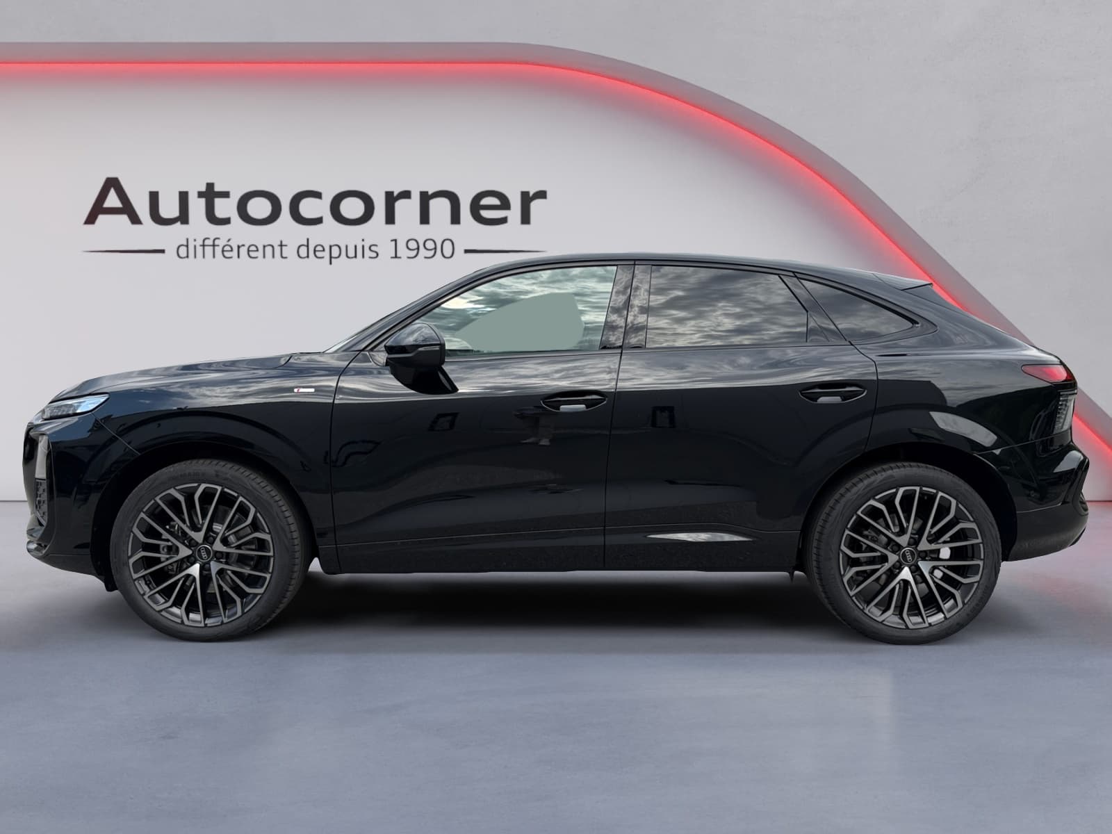 AUDI Q3 - Image 2