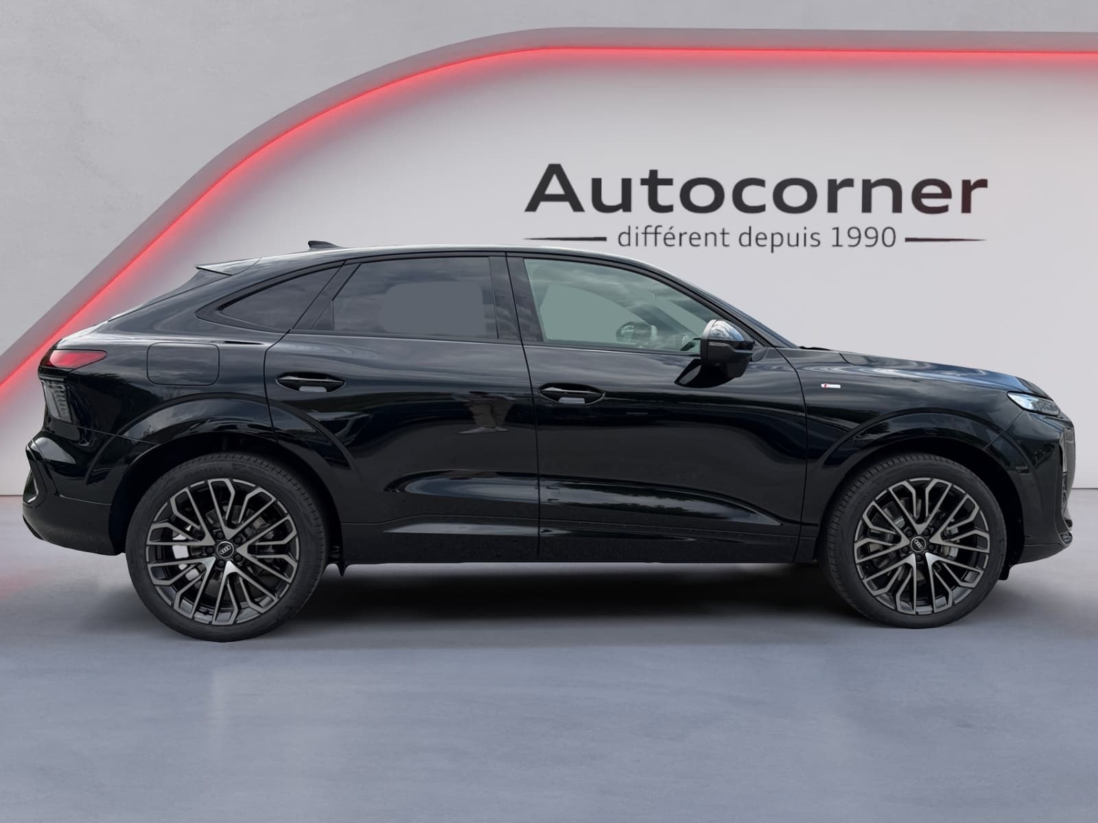 AUDI Q3 - Image 6