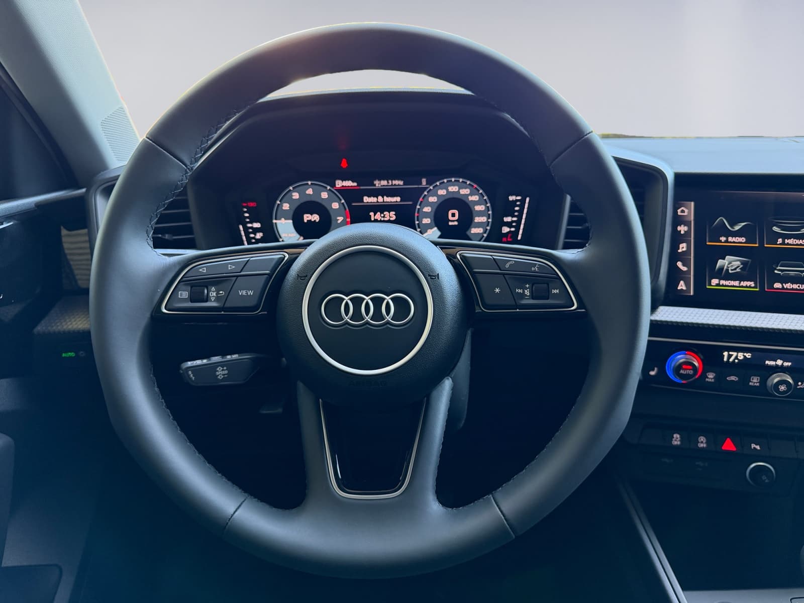 AUDI A1 - Image 10