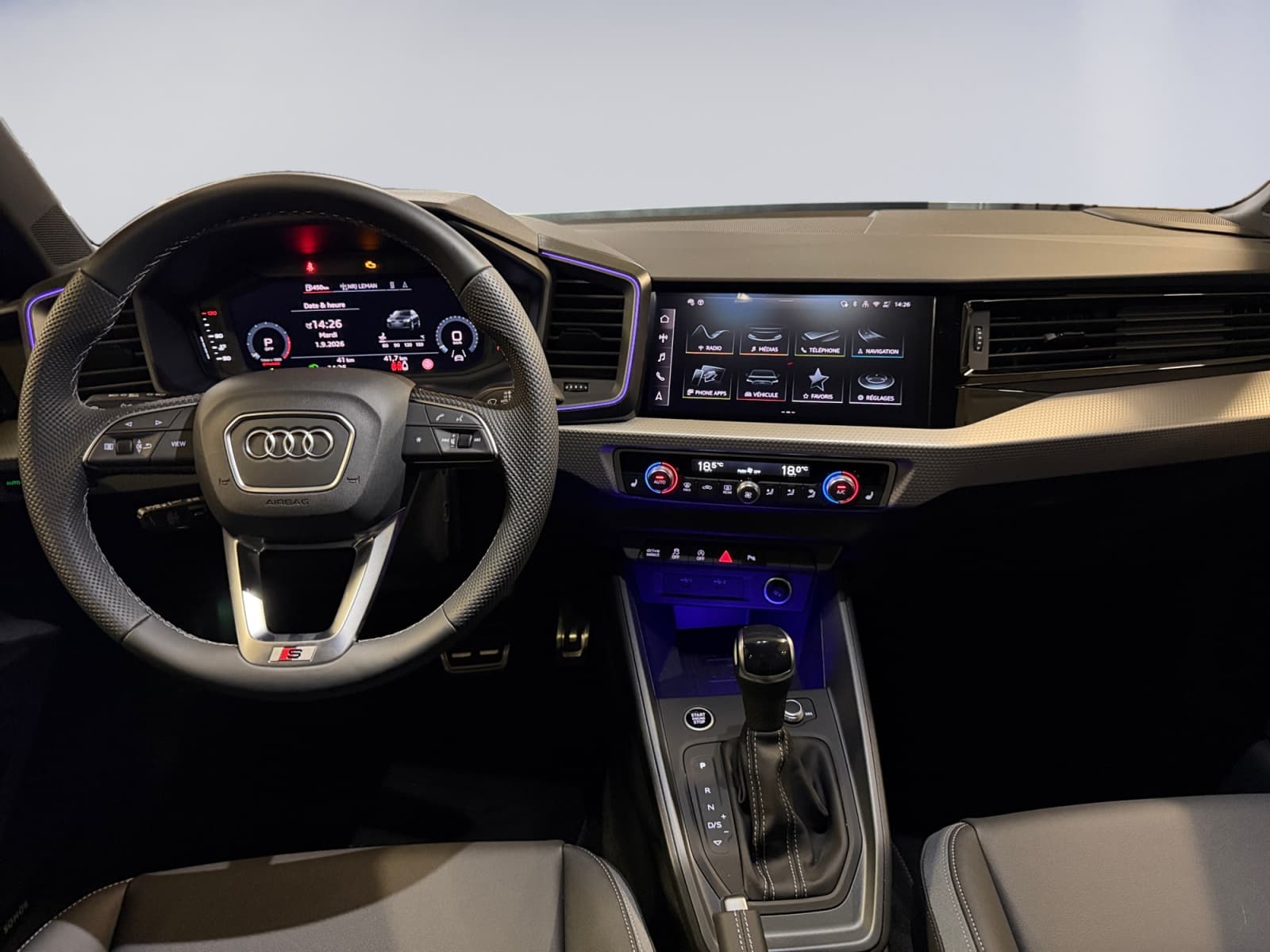 AUDI A1 - Image 8