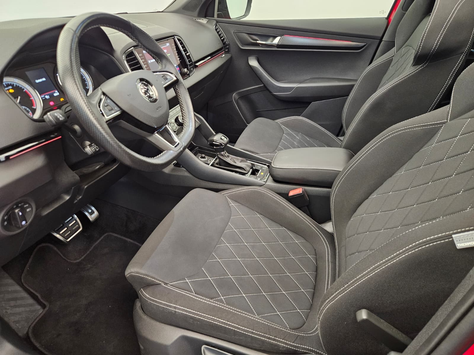SKODA KAROQ - Image 11