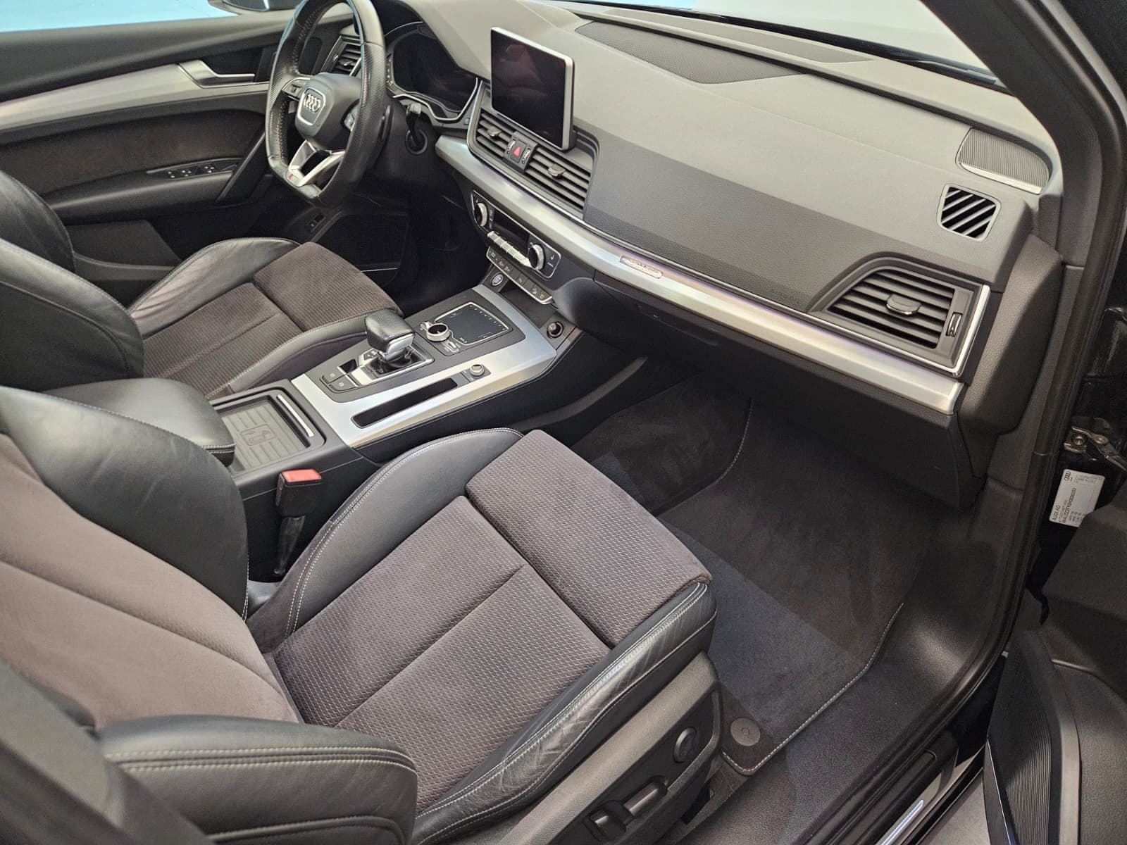 AUDI Q5 - Image 12