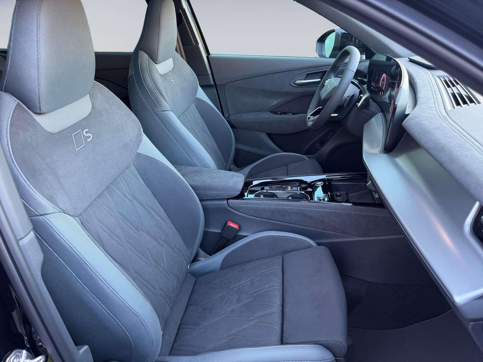 AUDI Q3 - Image 13