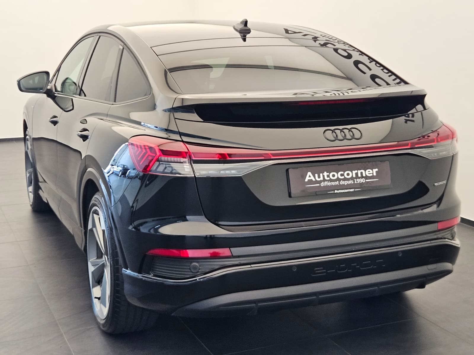 AUDI Q4 e-tron - Image 9