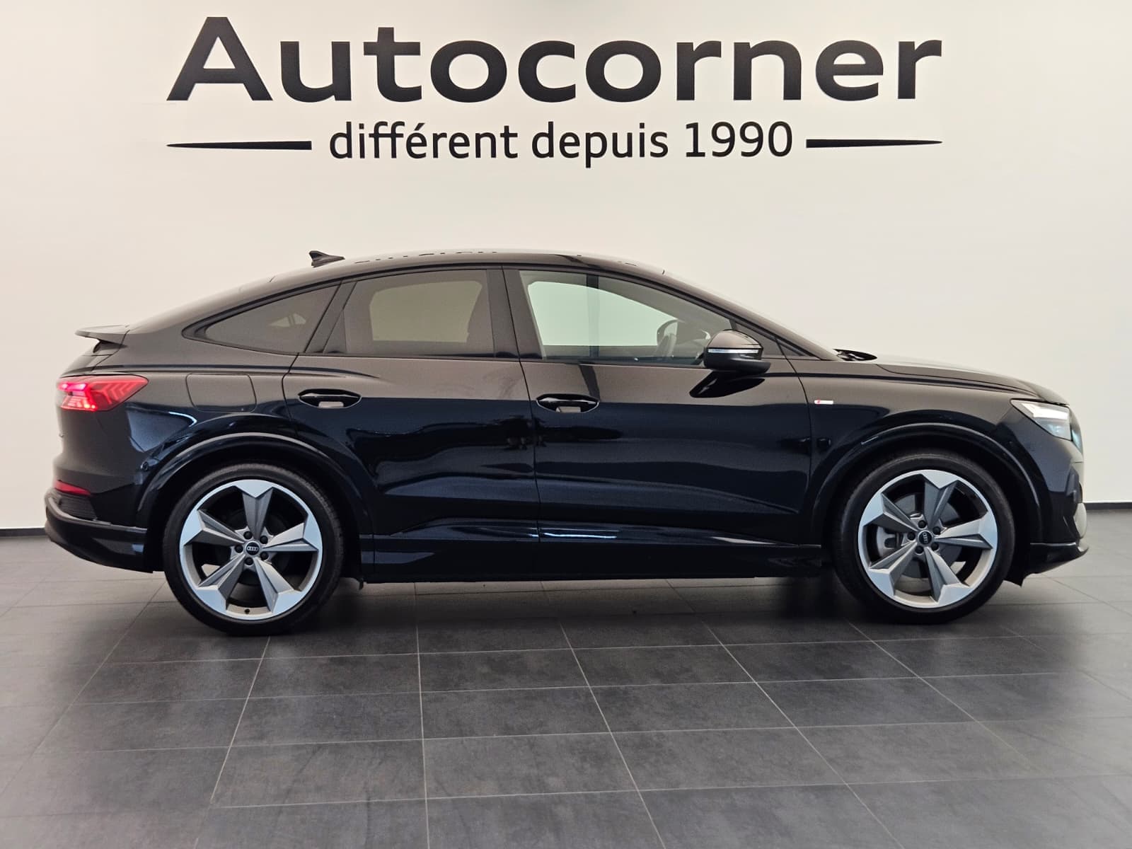 AUDI Q4 e-tron - Image 6