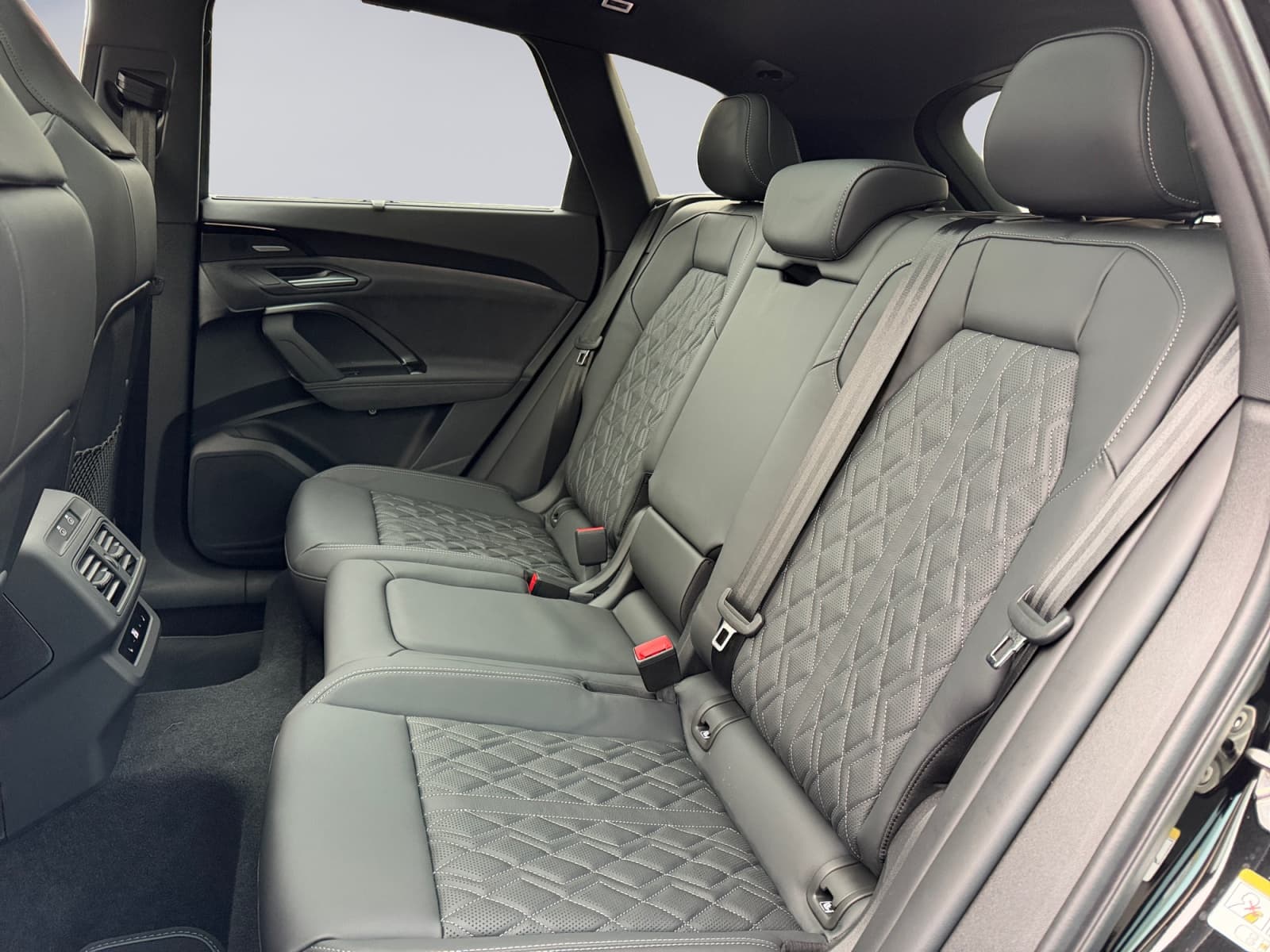 AUDI SQ5 - Image 11