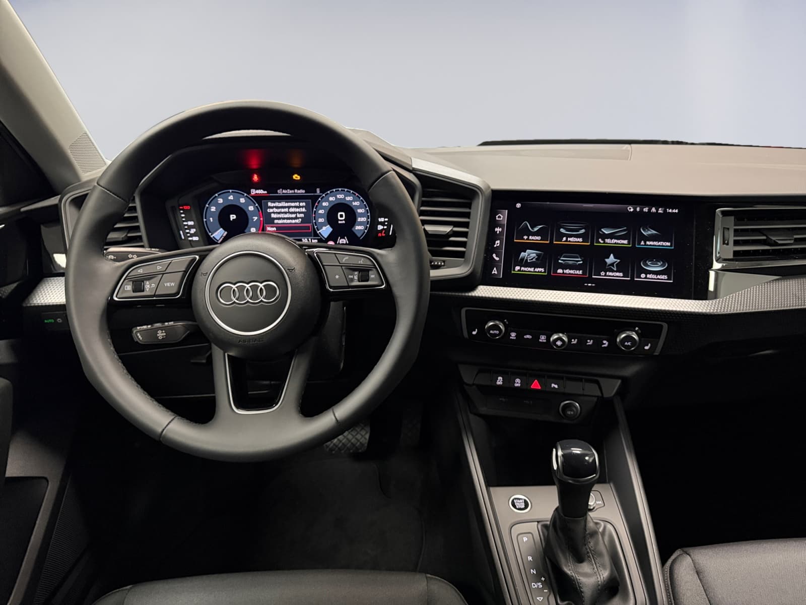 AUDI A1 - Image 8