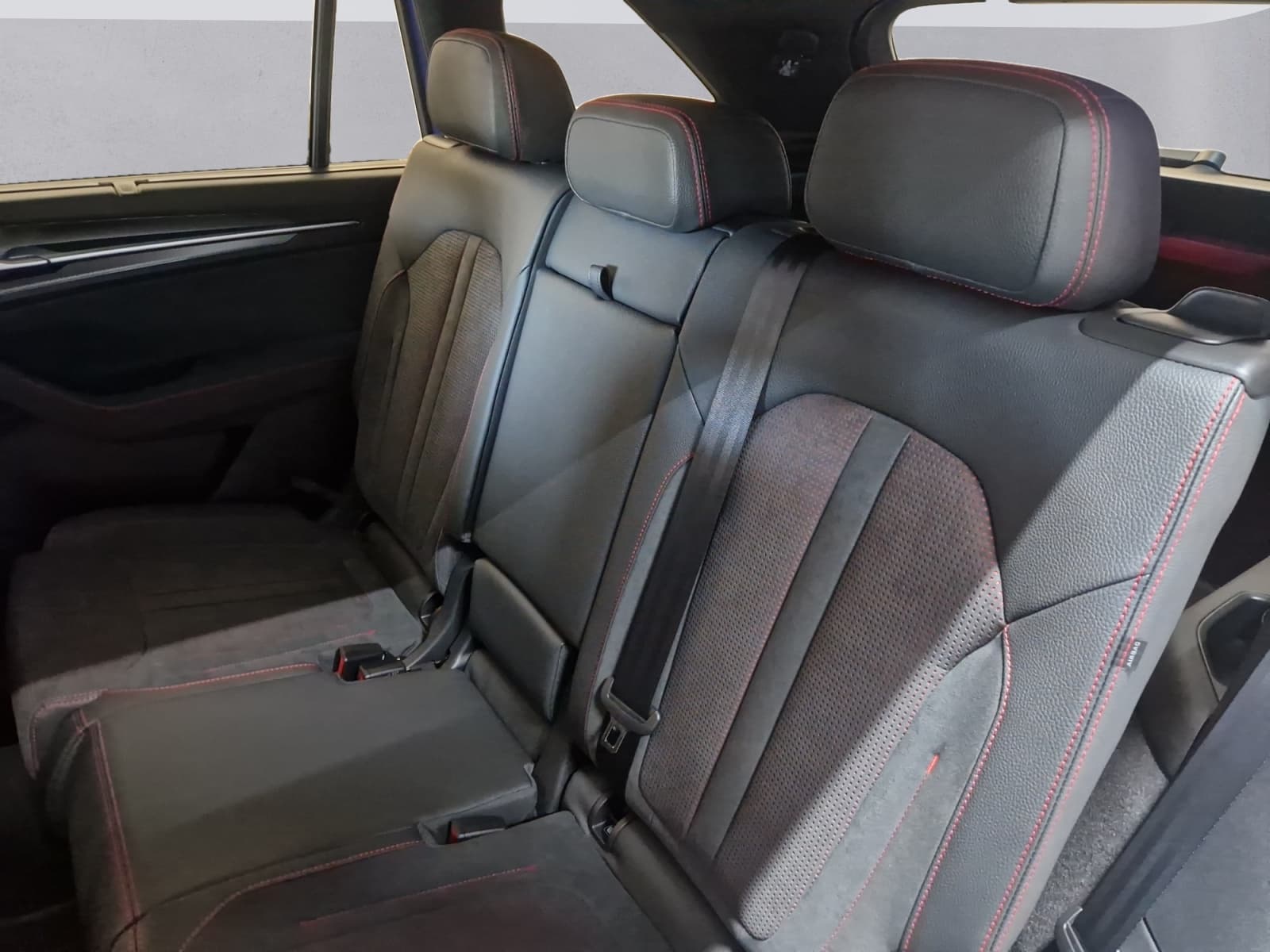 SKODA KODIAQ - Image 12