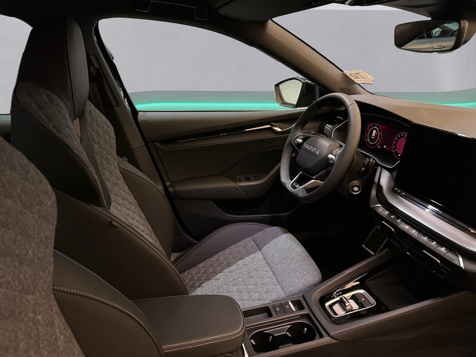 SKODA OCTAVIA - Image 10