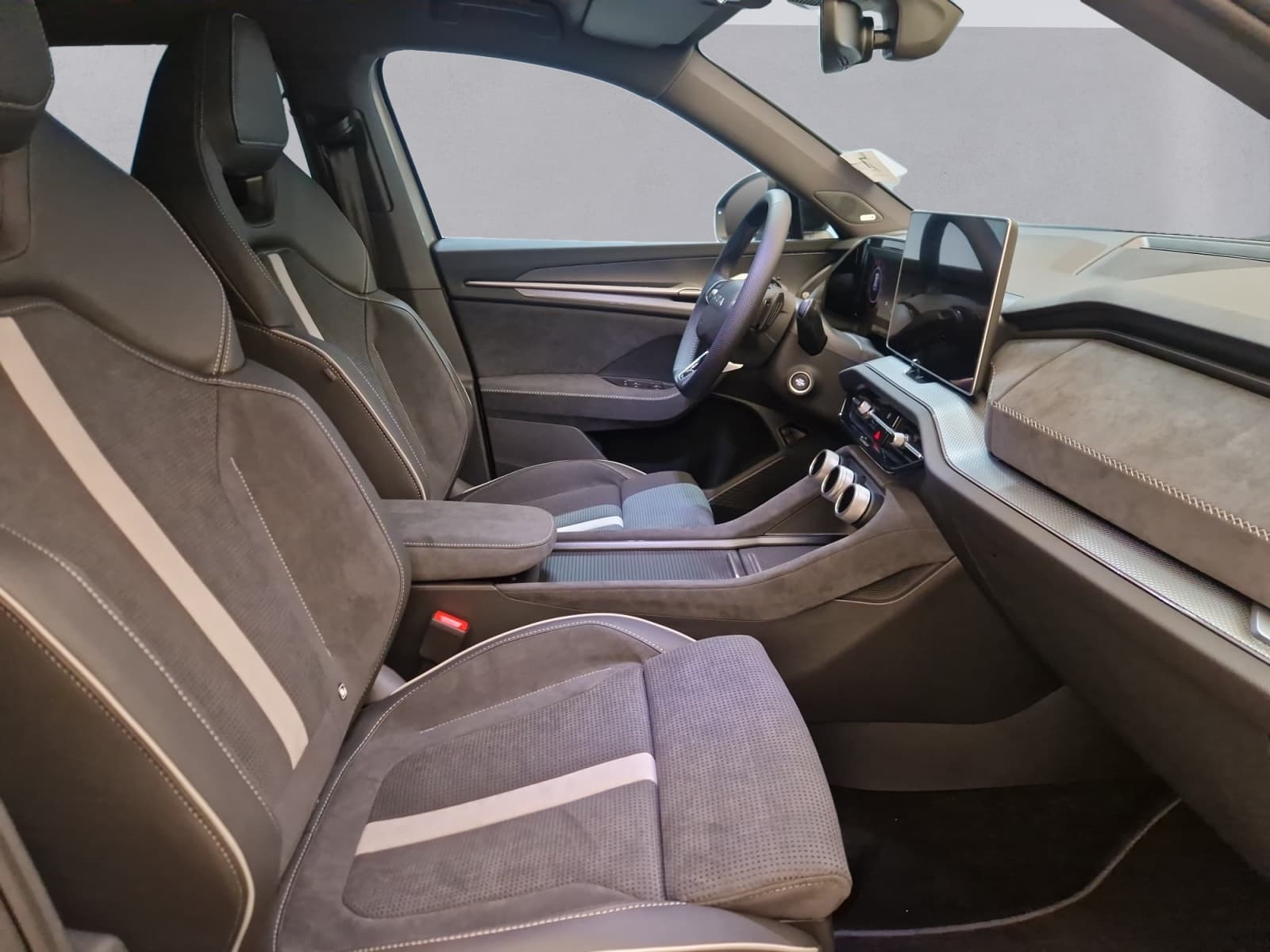 SKODA KODIAQ - Image 11