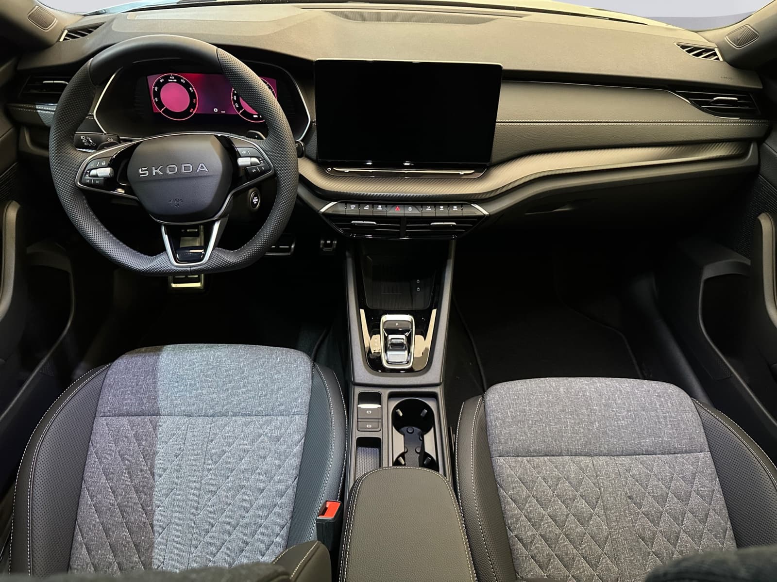 SKODA OCTAVIA - Image 10