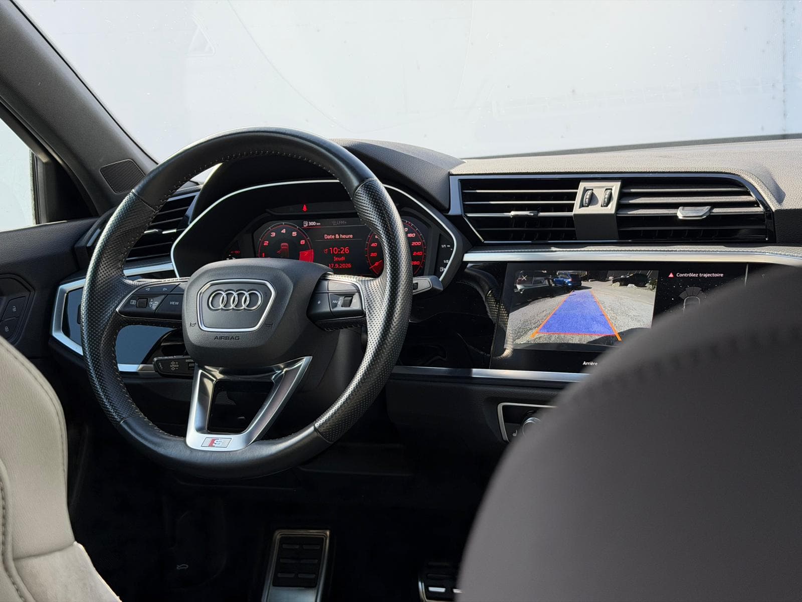 AUDI Q3 - Image 9