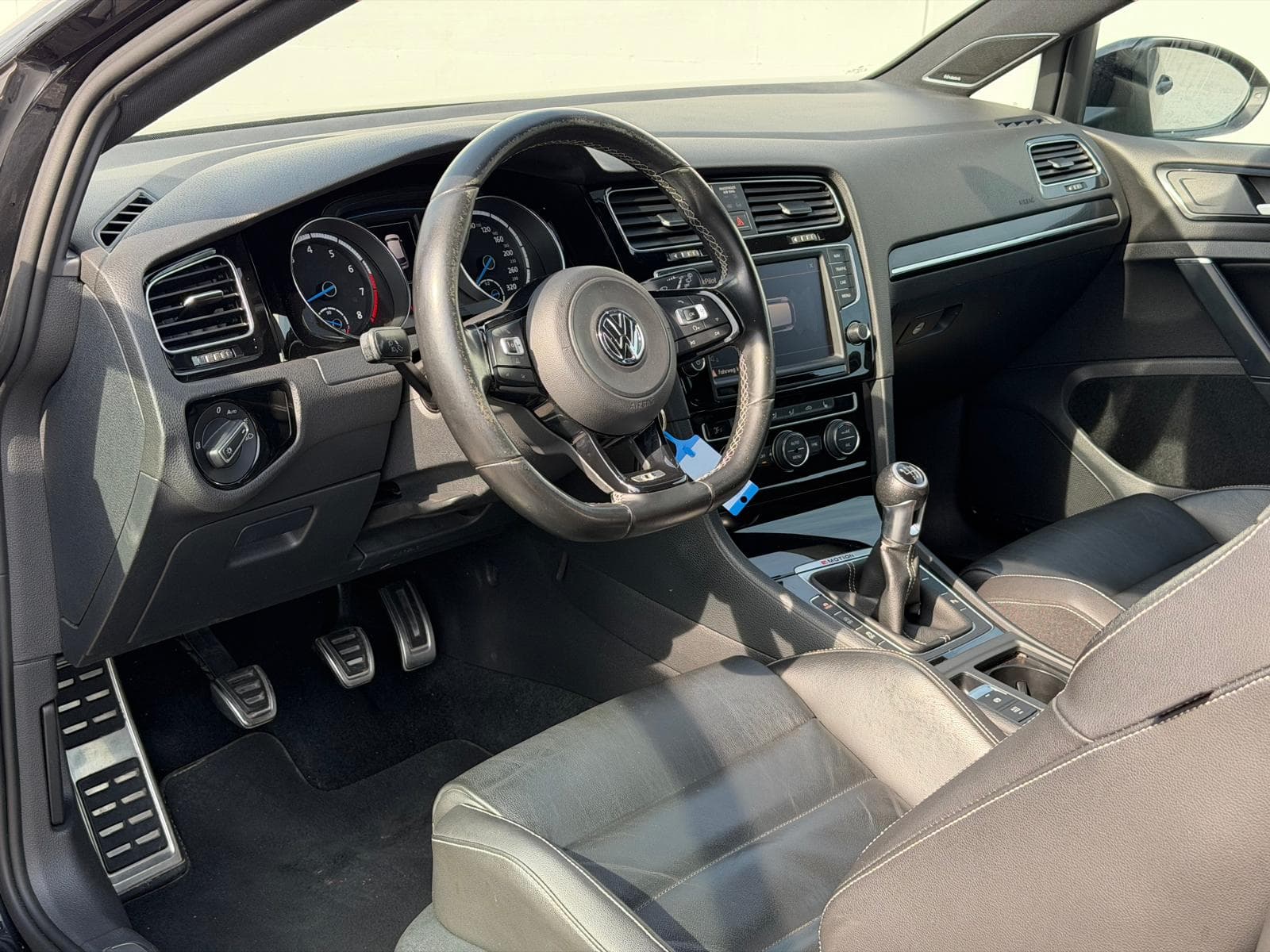 VW GOLF - Image 8