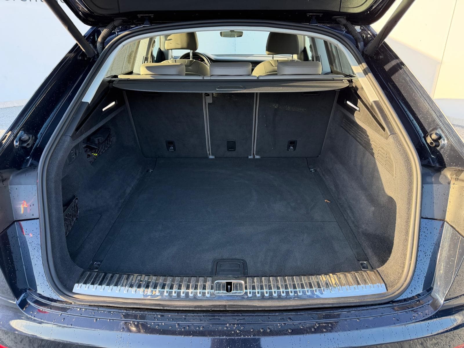 AUDI Q8 - Image 11