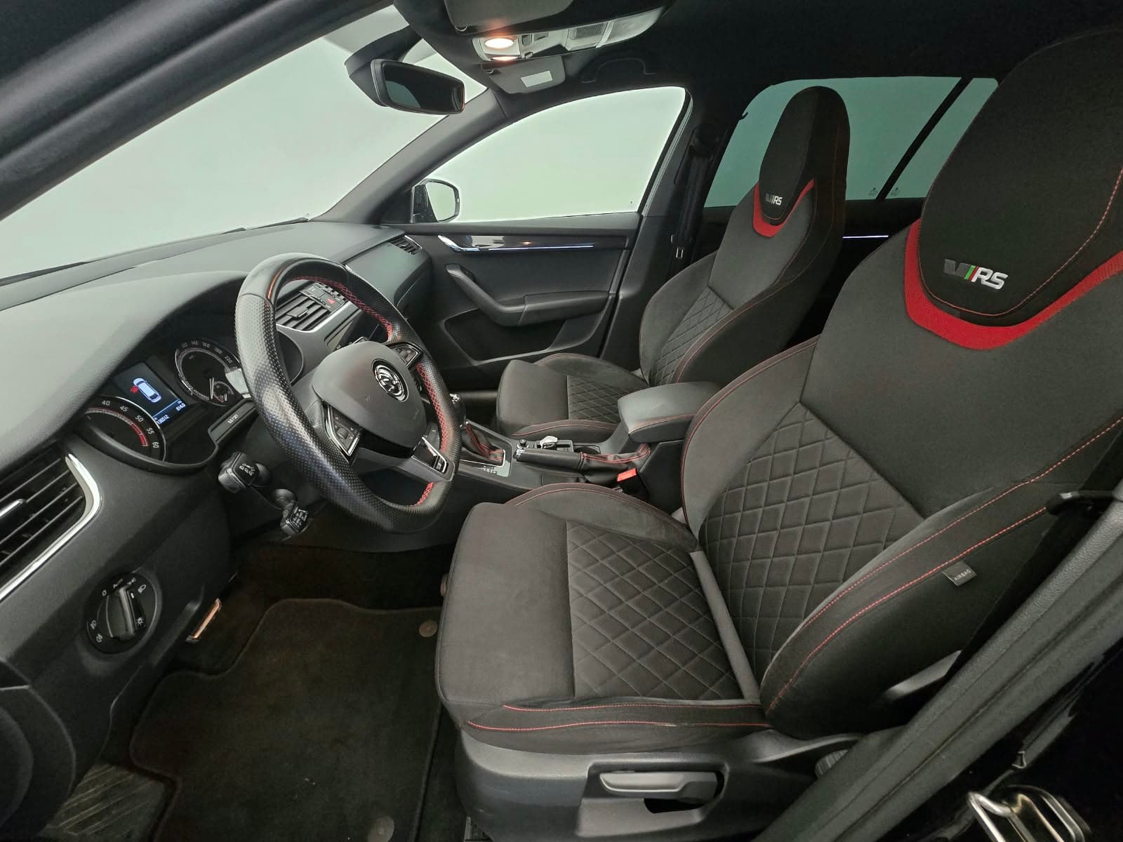SKODA OCTAVIA - Image 11
