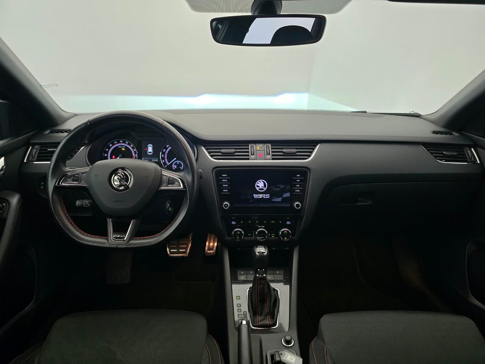 SKODA OCTAVIA - Image 10