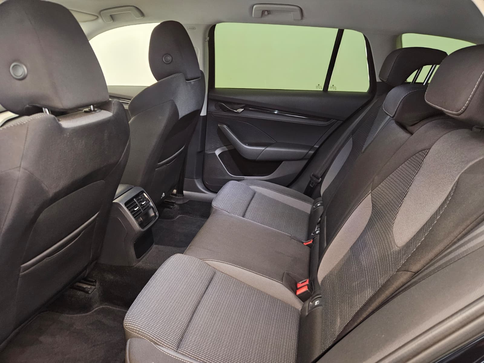 SKODA OCTAVIA - Image 13