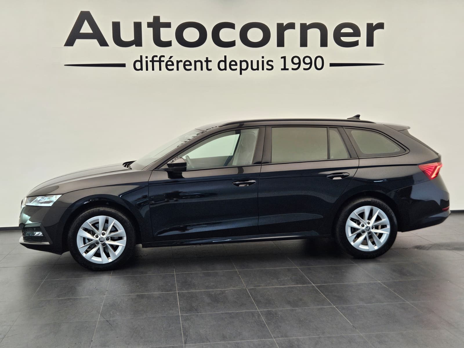 SKODA OCTAVIA - Image 2