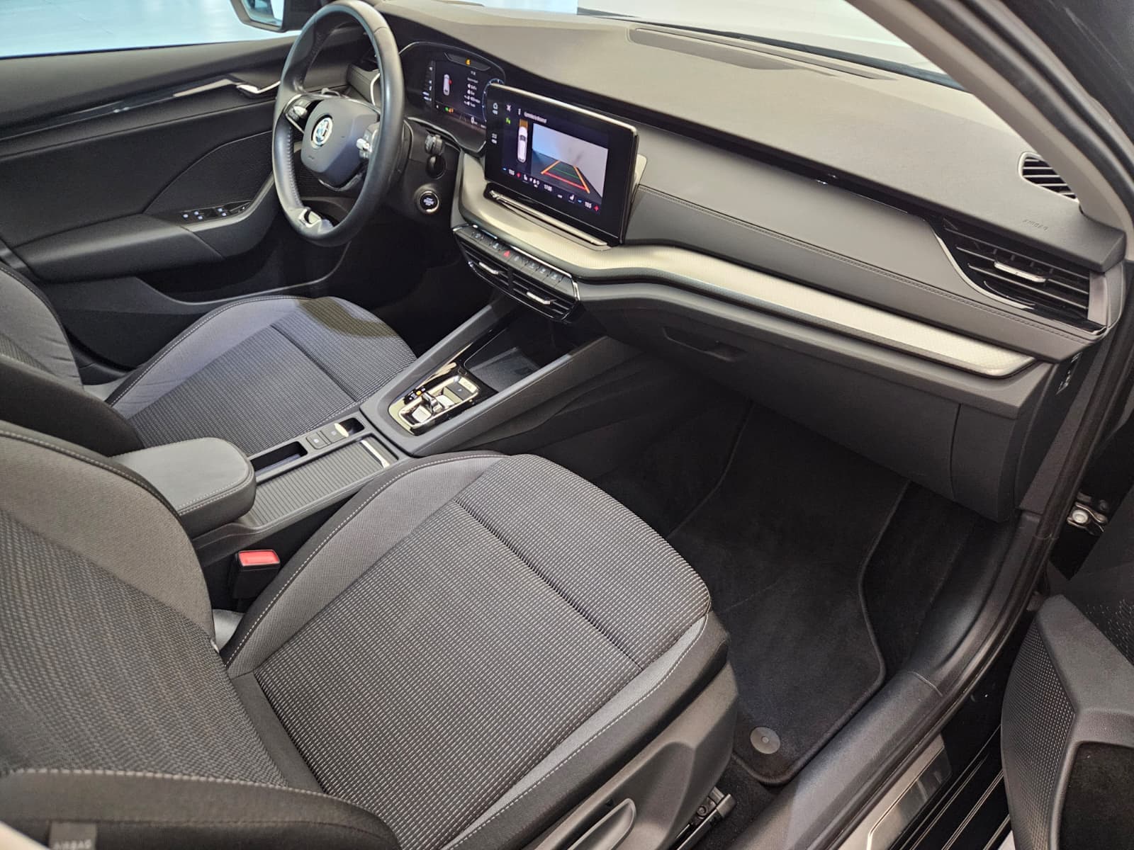 SKODA OCTAVIA - Image 12