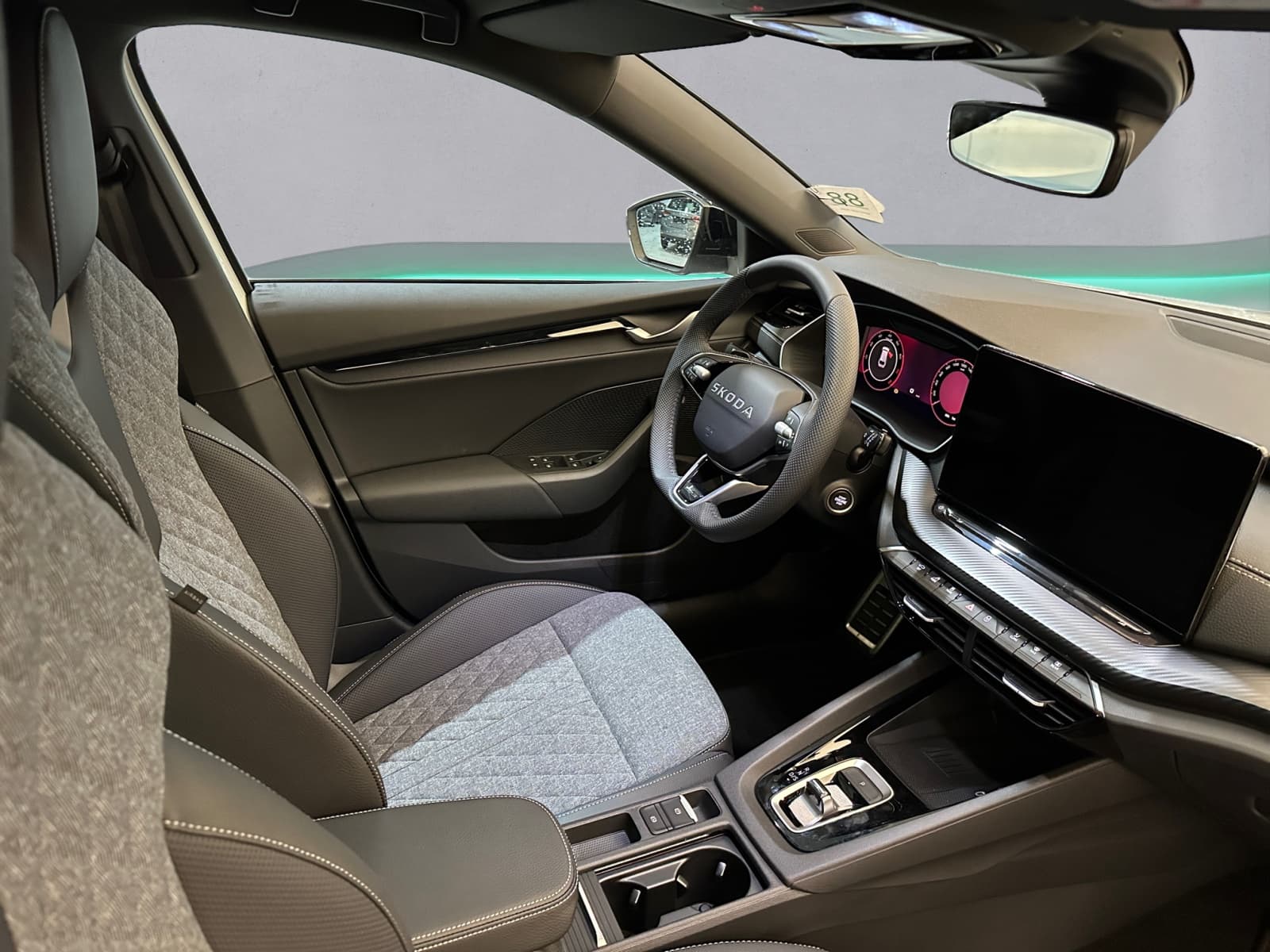 SKODA OCTAVIA - Image 11