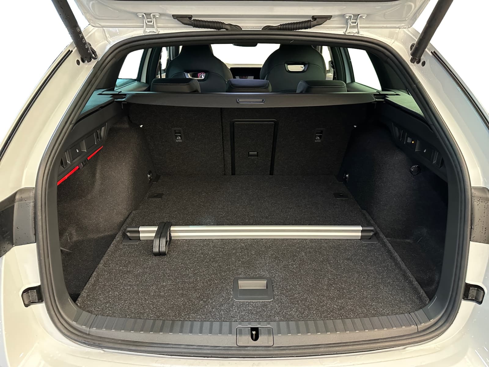 SKODA OCTAVIA - Image 13