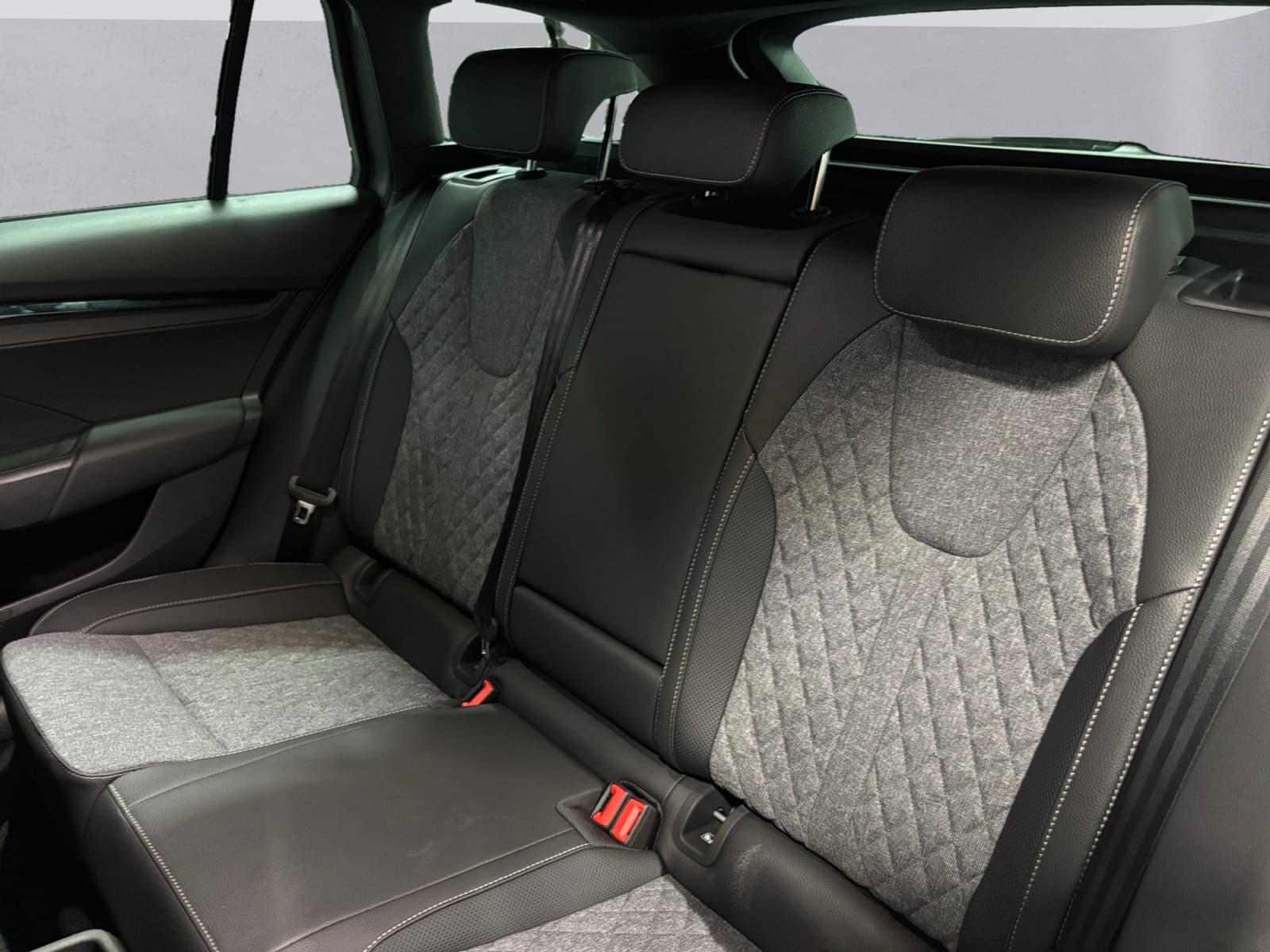 SKODA OCTAVIA - Image 12
