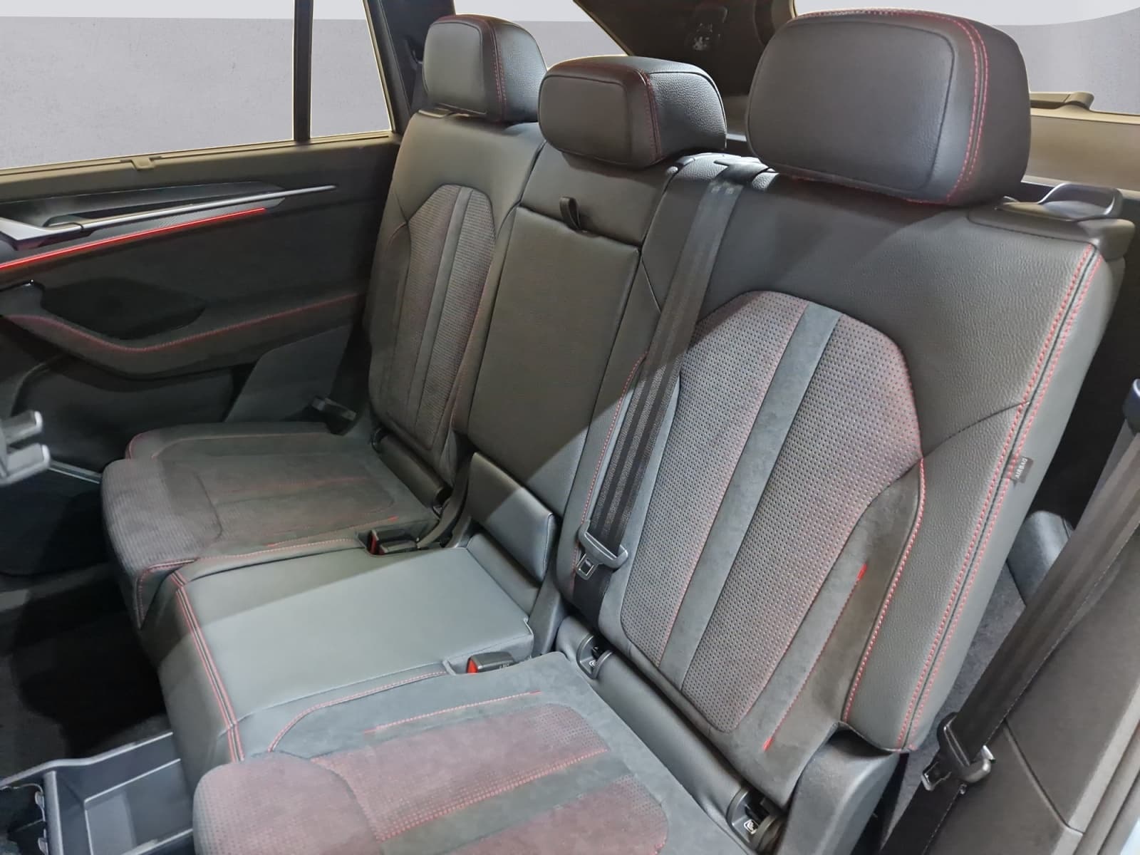 SKODA KODIAQ - Image 12