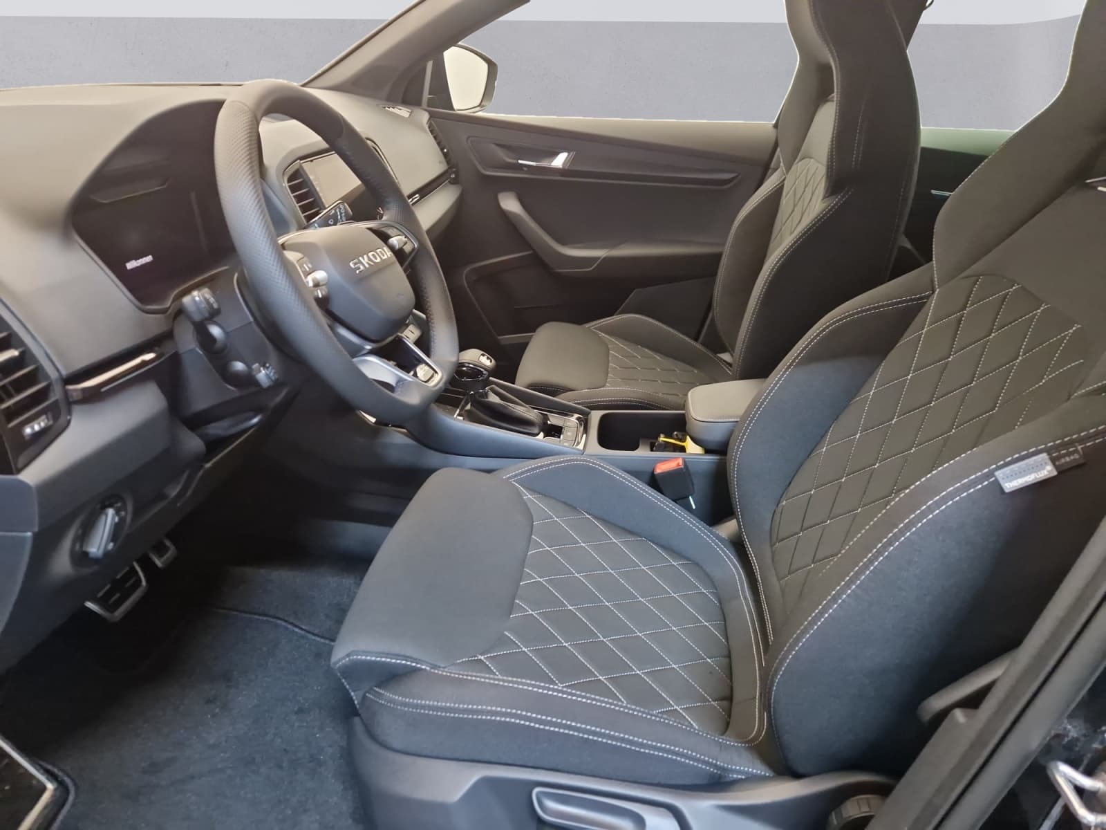 SKODA KAROQ - Image 7