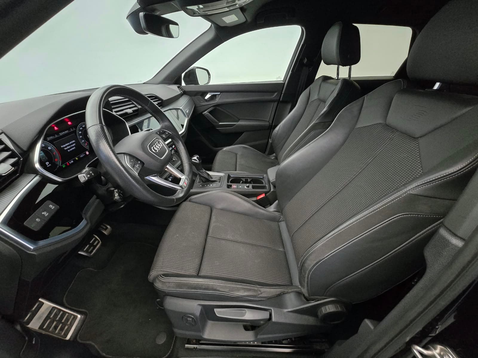 AUDI Q3 - Image 12