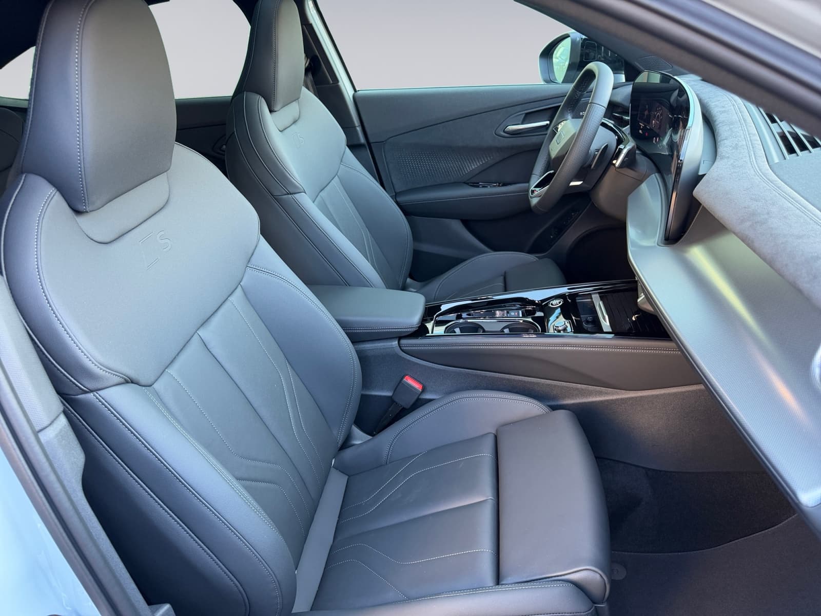 AUDI Q3 - Image 13