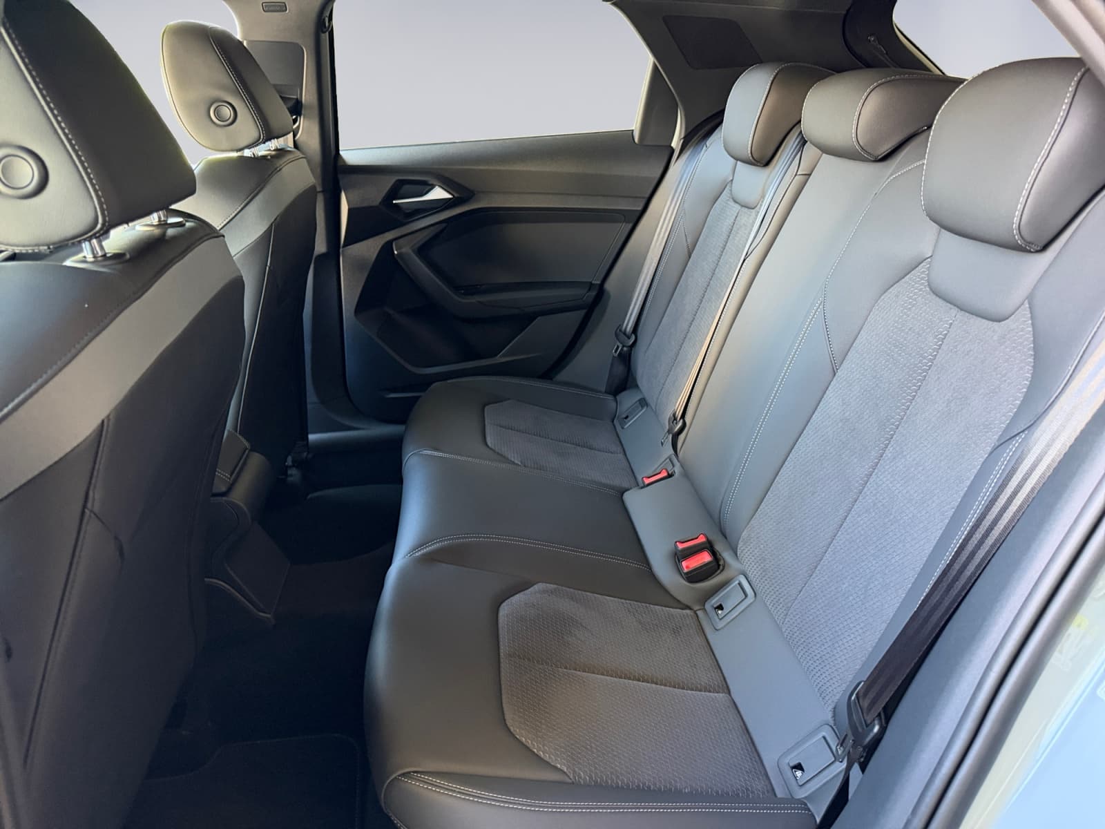 AUDI A1 - Image 10