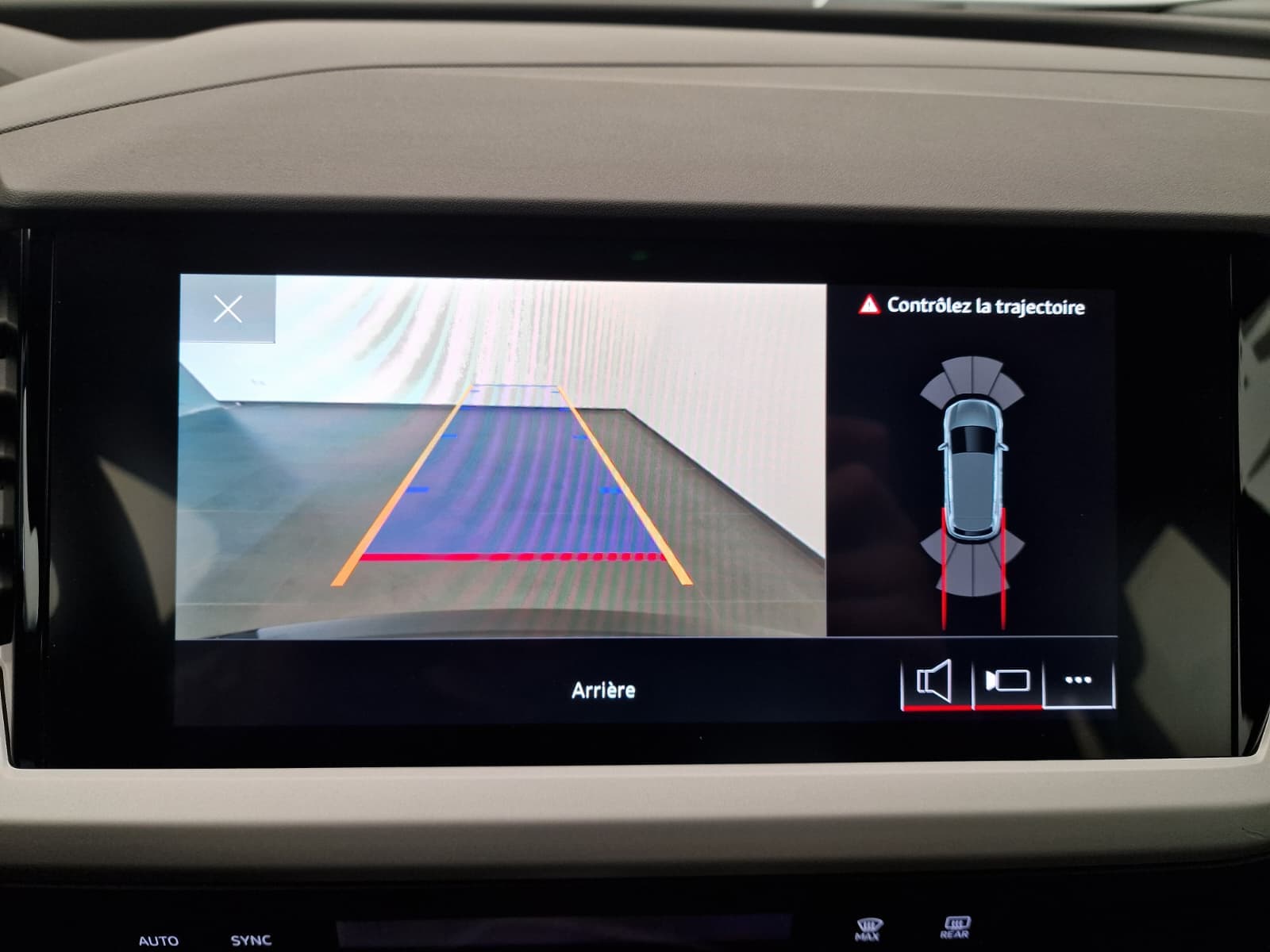 AUDI Q4 e-tron - Image 13
