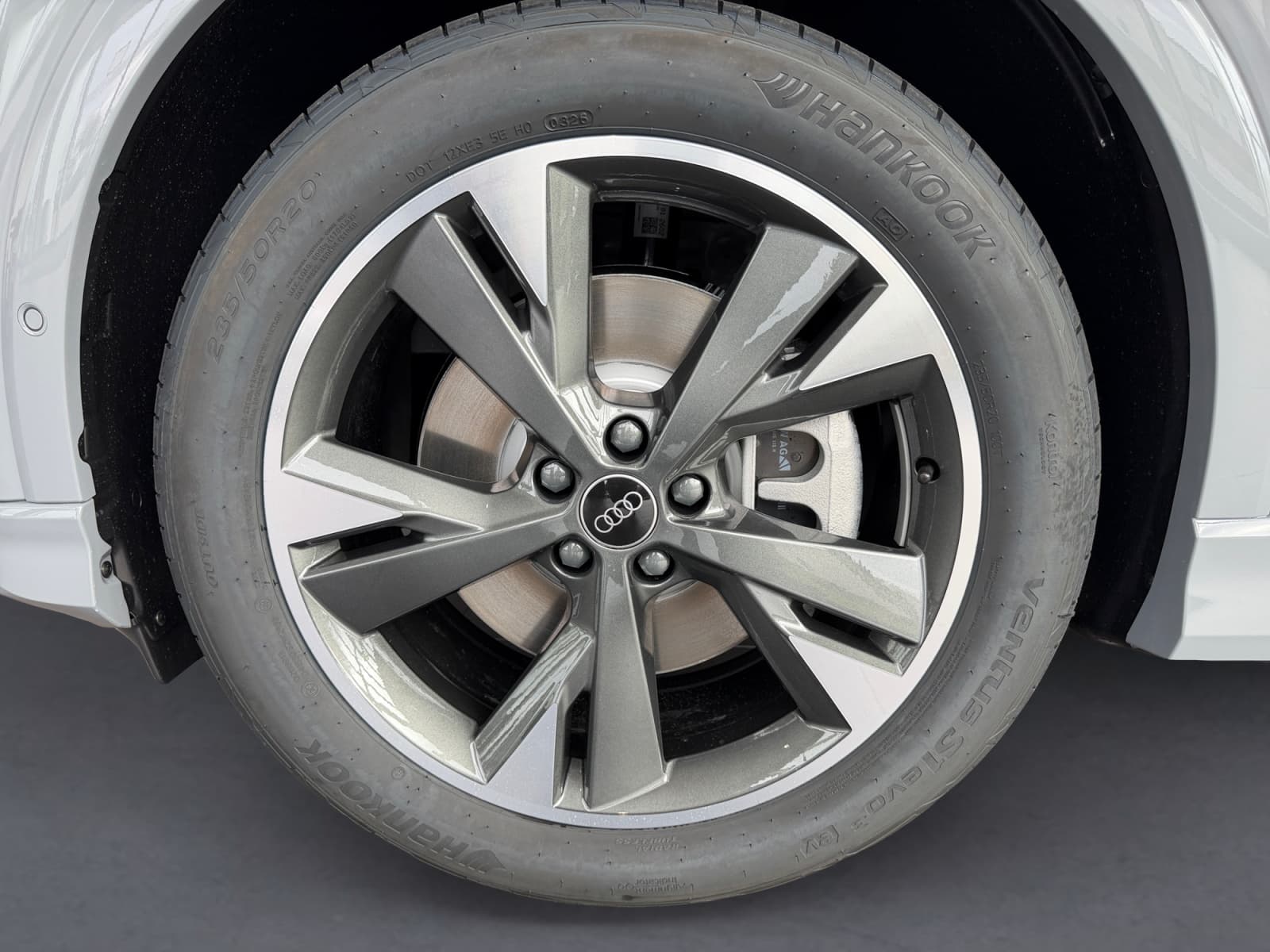 AUDI Q4 e-tron - Image 12