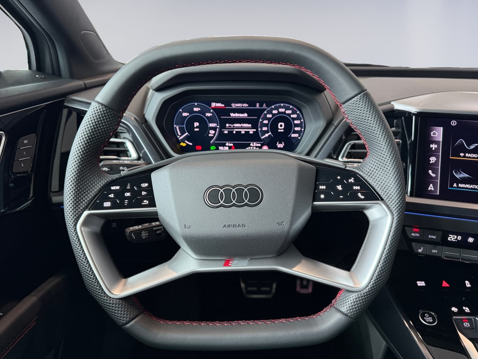 AUDI Q4 e-tron - Image 10
