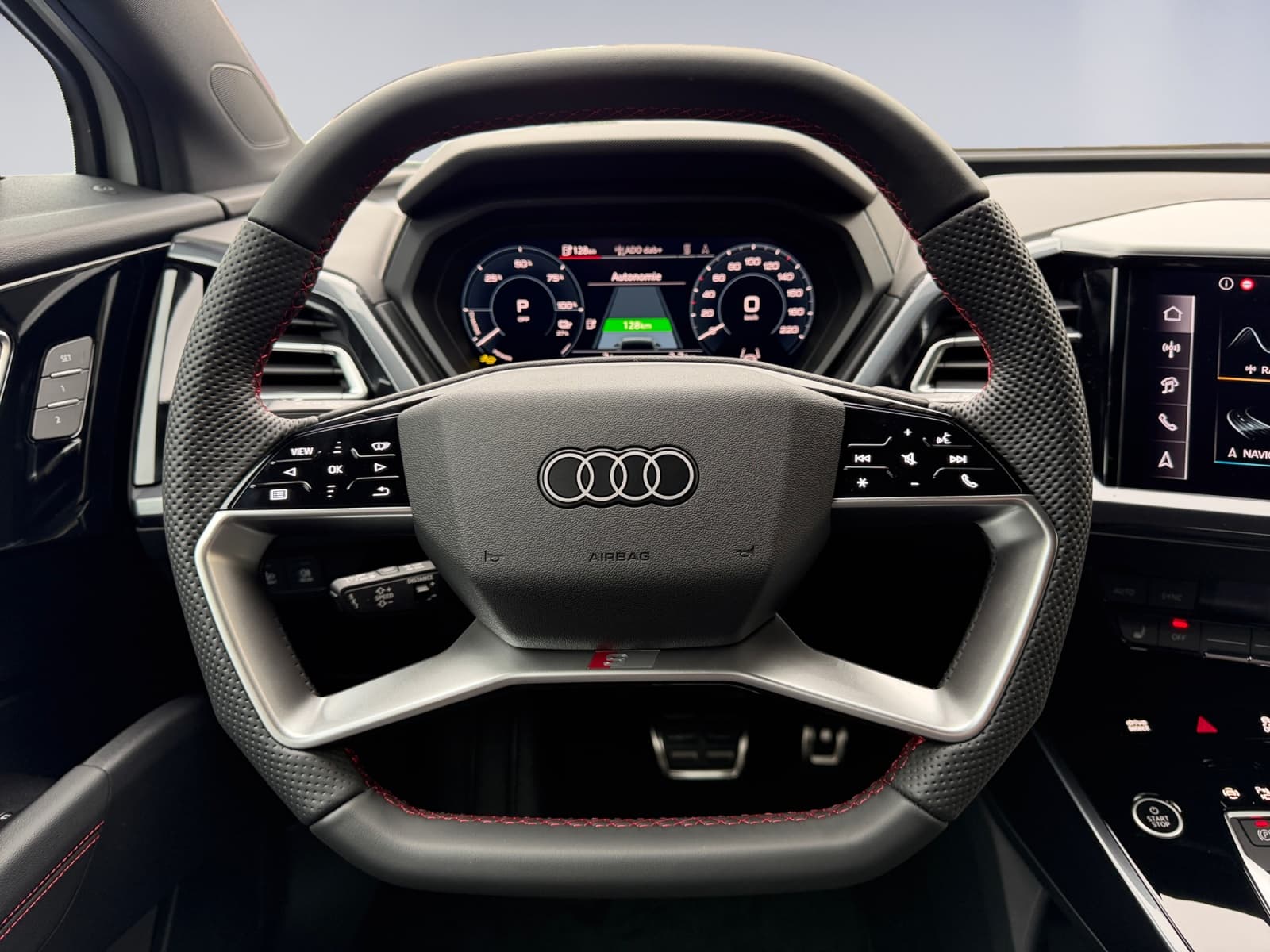 AUDI Q4 e-tron - Image 10
