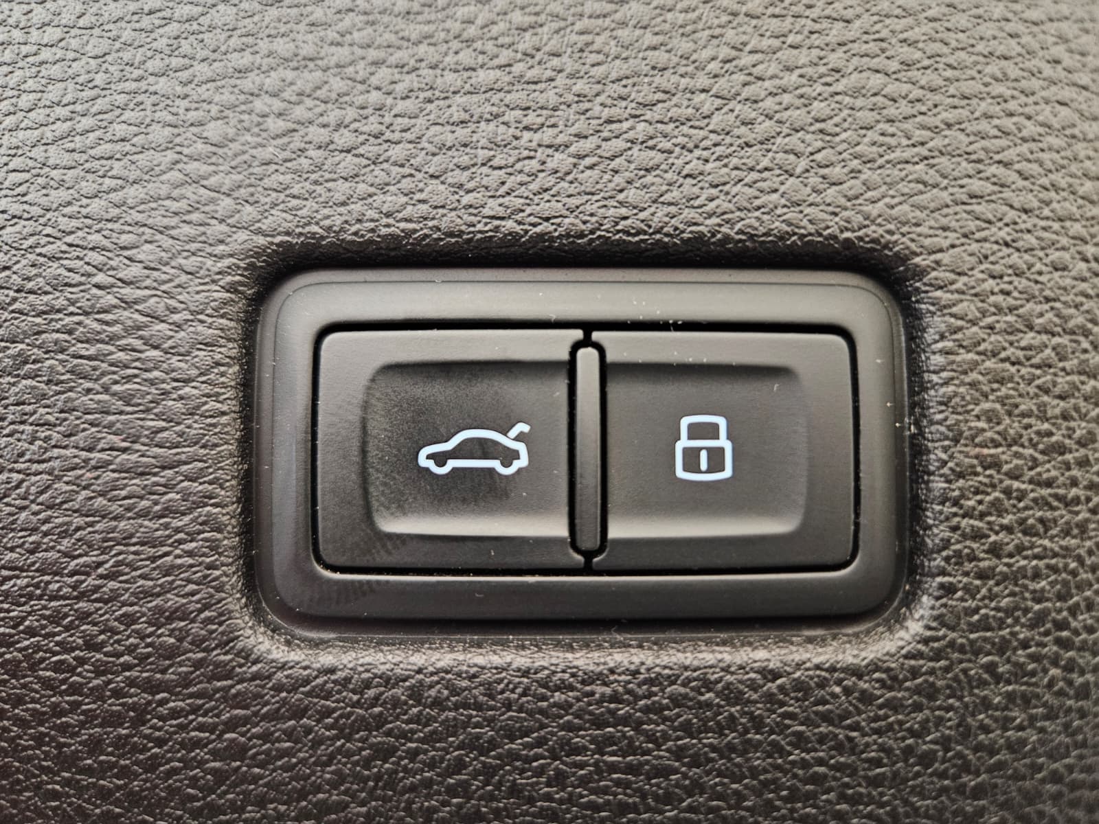 AUDI Q8 - Image 16