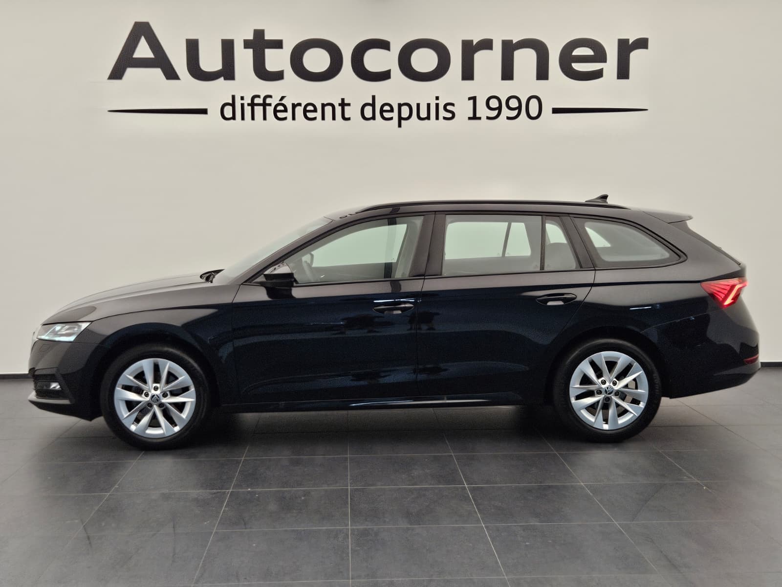 SKODA OCTAVIA - Image 2