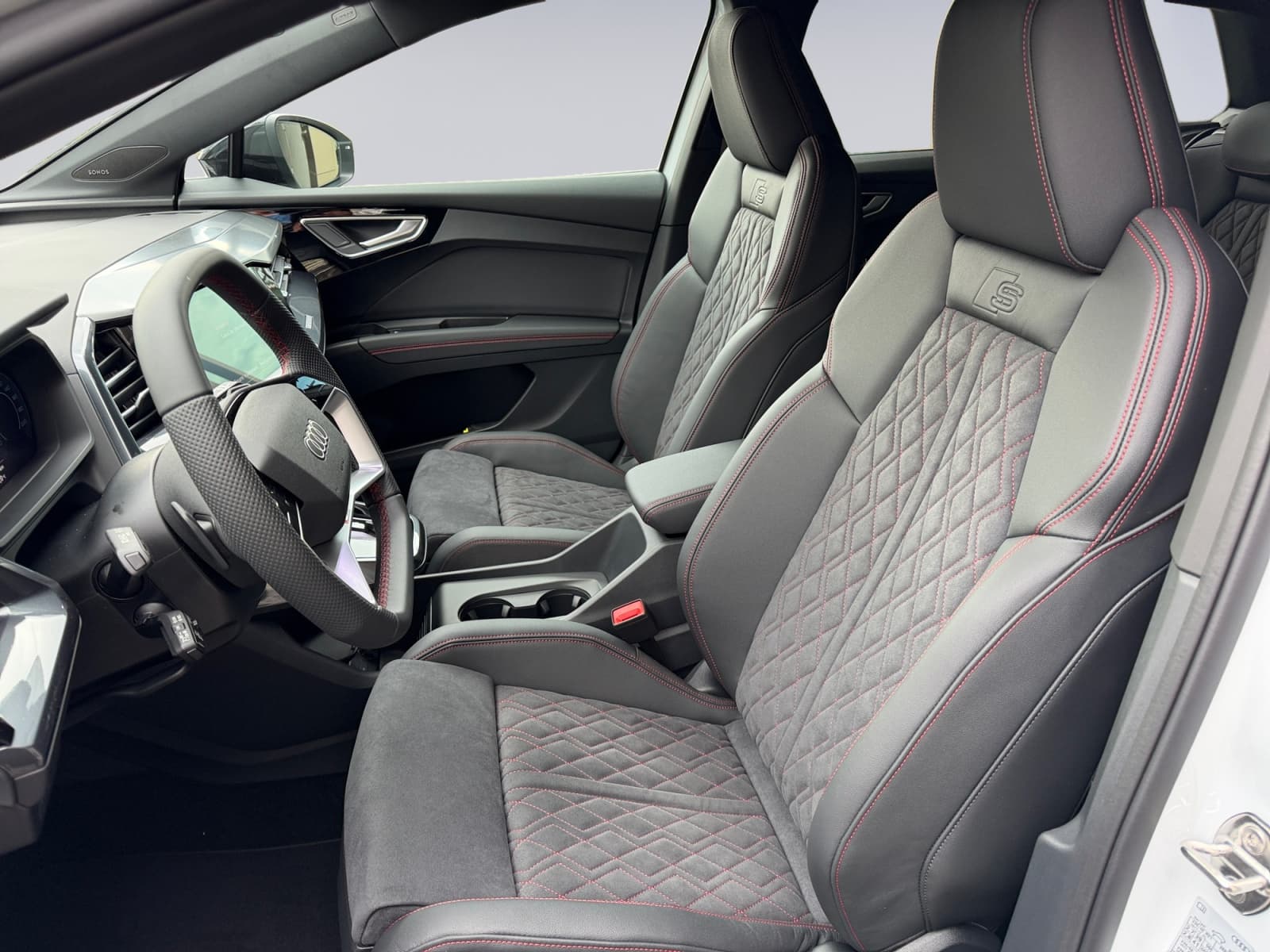 AUDI Q4 e-tron - Image 7