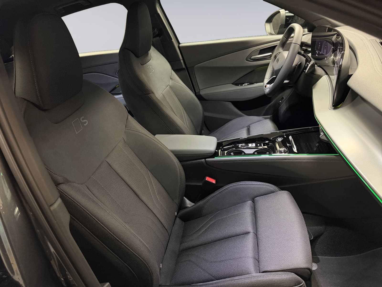 AUDI Q3 - Image 13