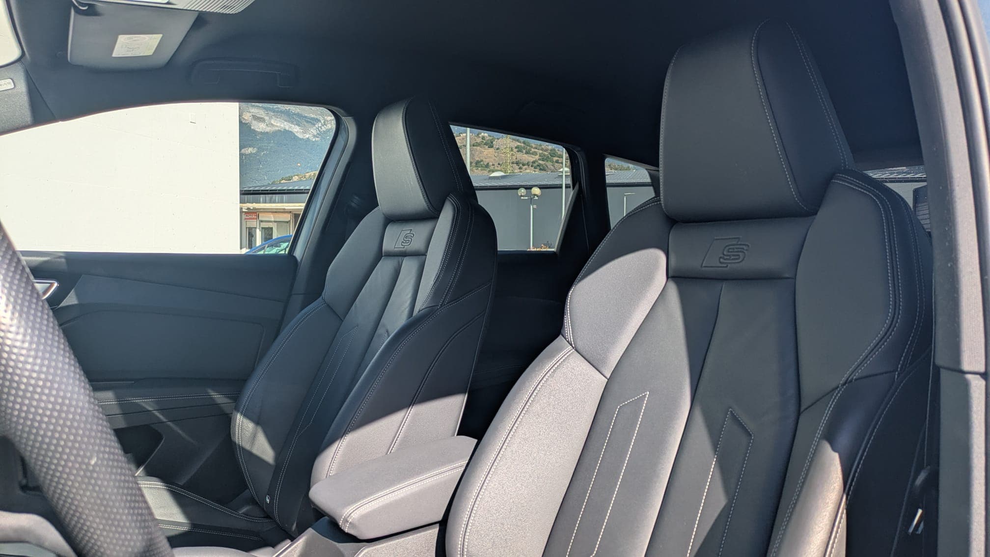 AUDI Q4 e-tron - Image 10