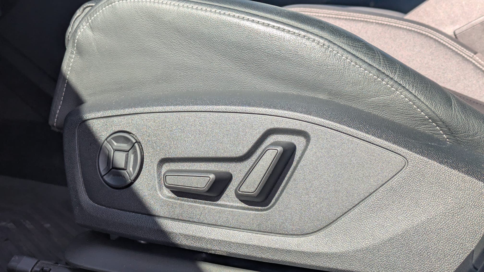 AUDI Q4 e-tron - Image 11