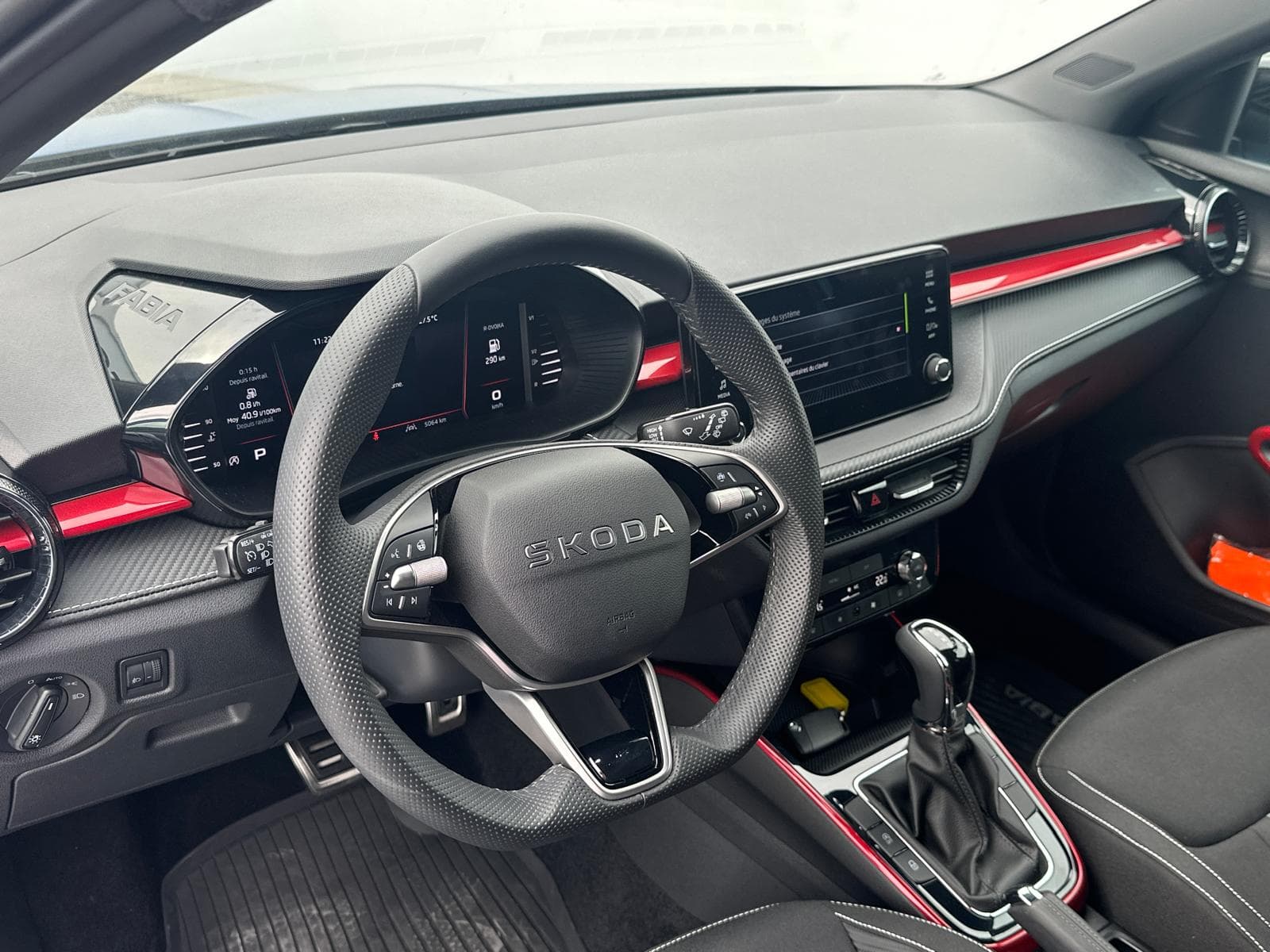 SKODA FABIA - Image 9