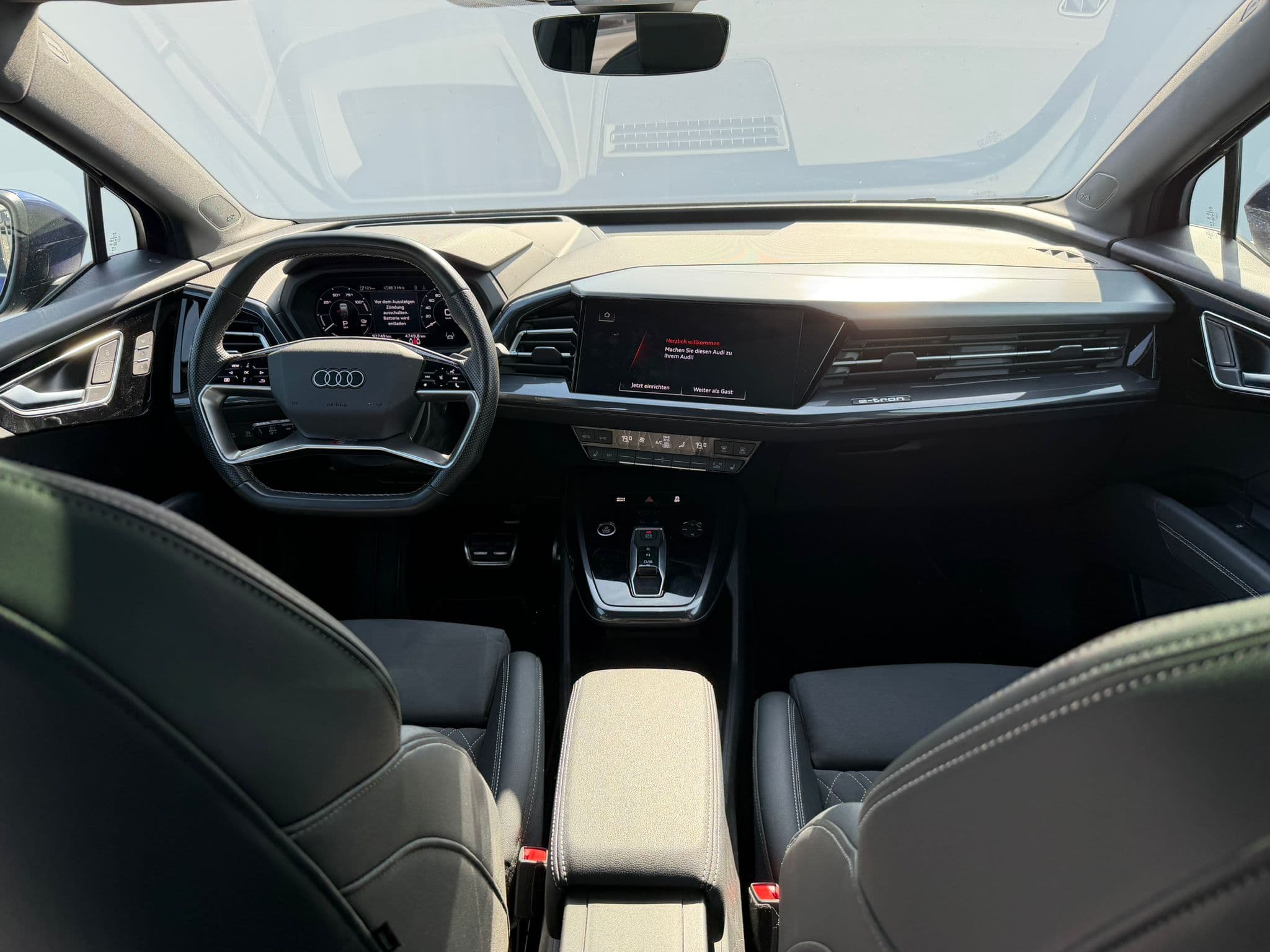 AUDI Q4 e-tron - Image 10