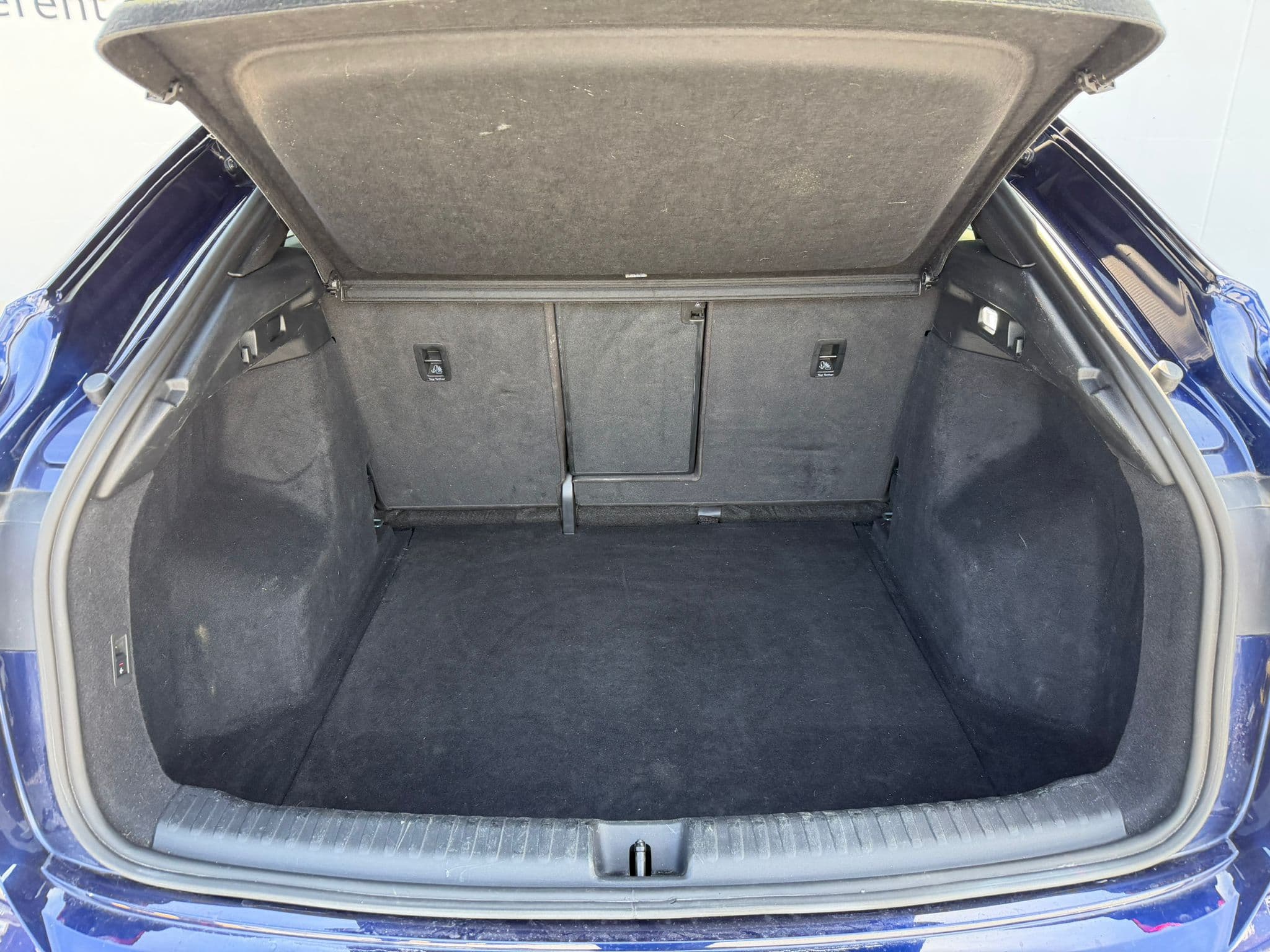 AUDI Q4 e-tron - Image 13