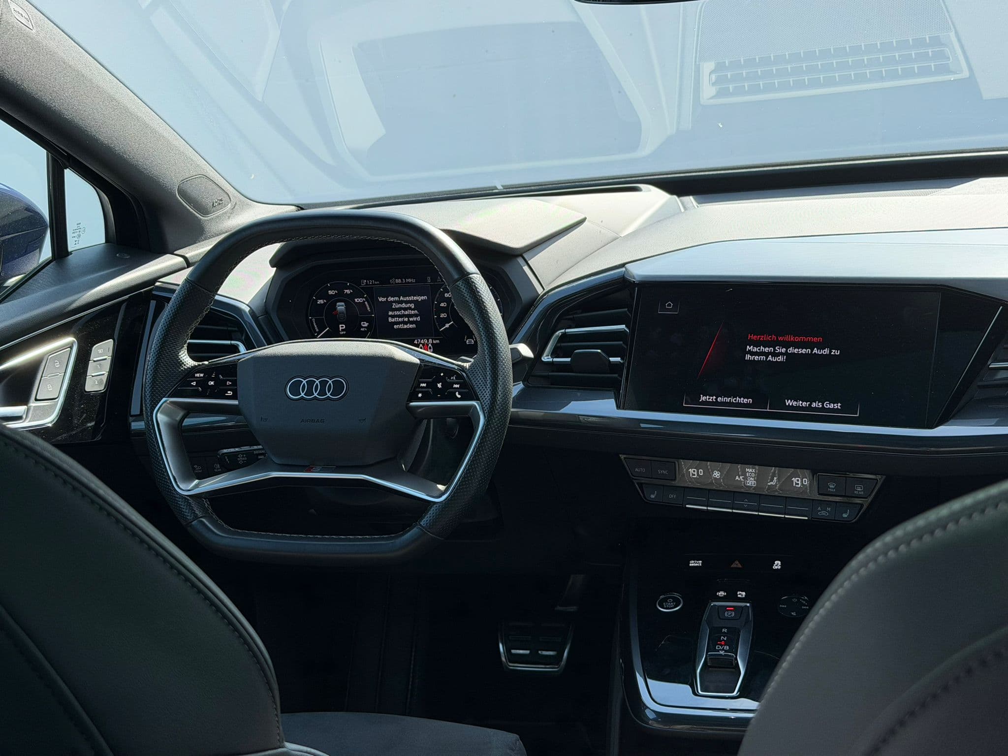 AUDI Q4 e-tron - Image 12