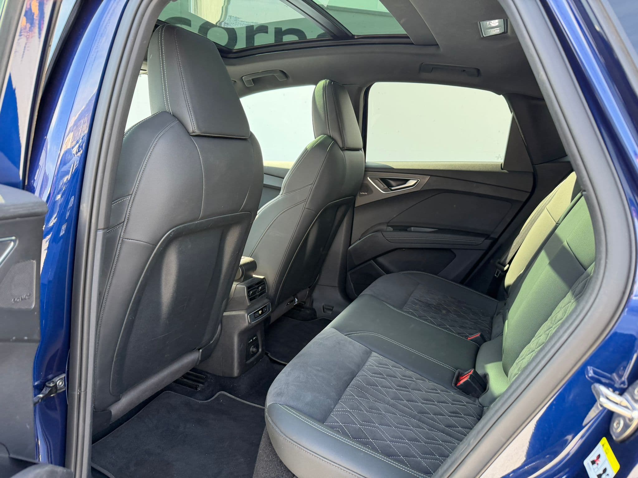 AUDI Q4 e-tron - Image 10